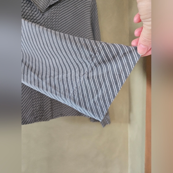 Grace Dane Lewis | Striped Silk Button-Up Shirt, Size 14 (Made Small) - Picture 5 of 7